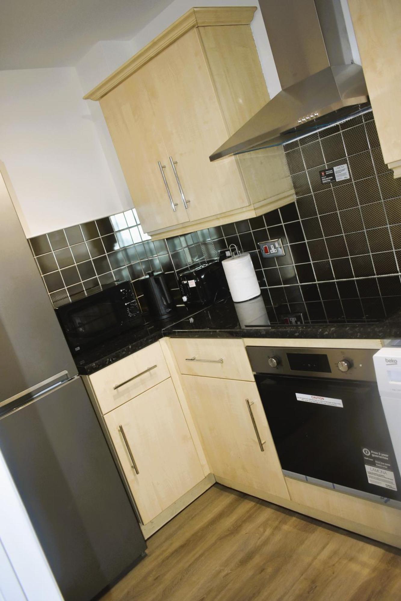 Luxury 2 Bed House With 3 Beds,3 Free Parking Lot In Dartford Near Town Centre, Adjacent Bus Stop, Train Station, Bluewater Mall, 25Mins To London City Airport,20 Miles From Central London Exteriör bild